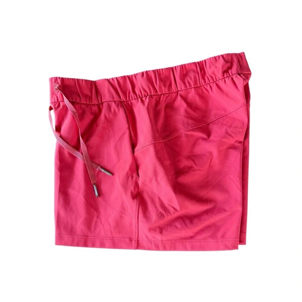Lululemon On the Fly Shorts 2.5” Size 8